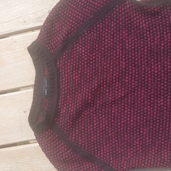 Sweater - Picture 2 of 9